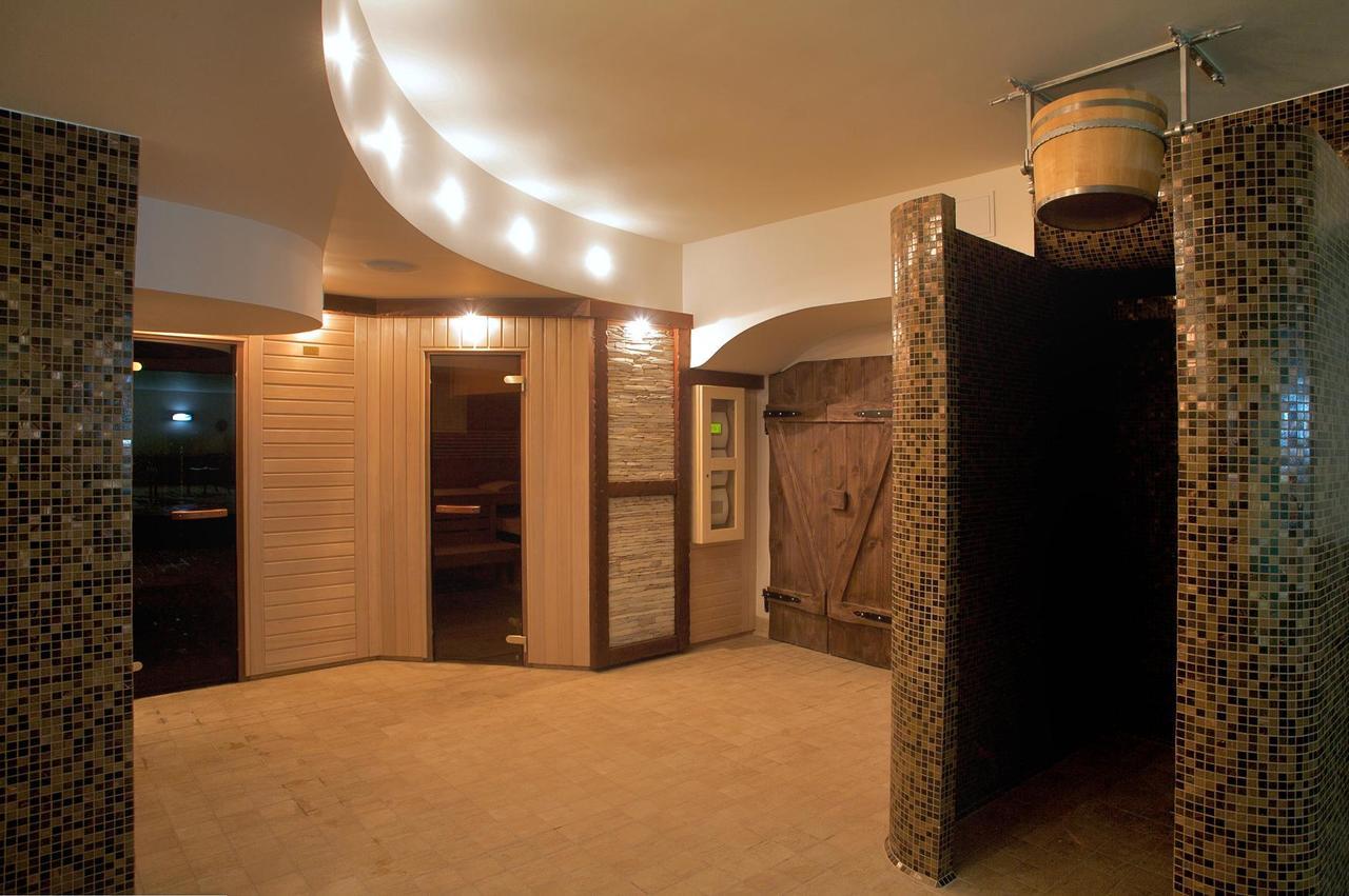 Maximus Resort